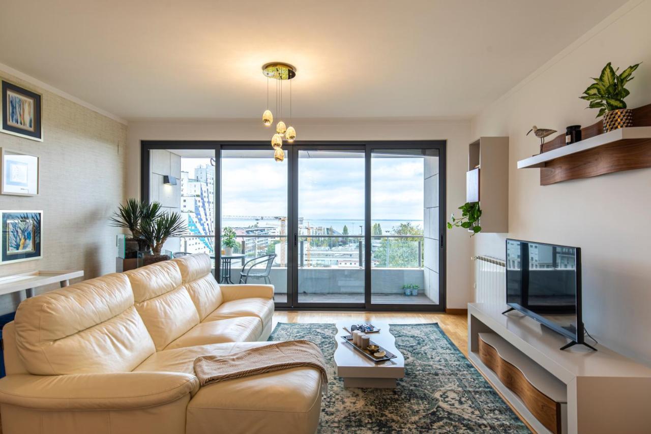 River View Apartment By Lisbon Heart Exterior photo