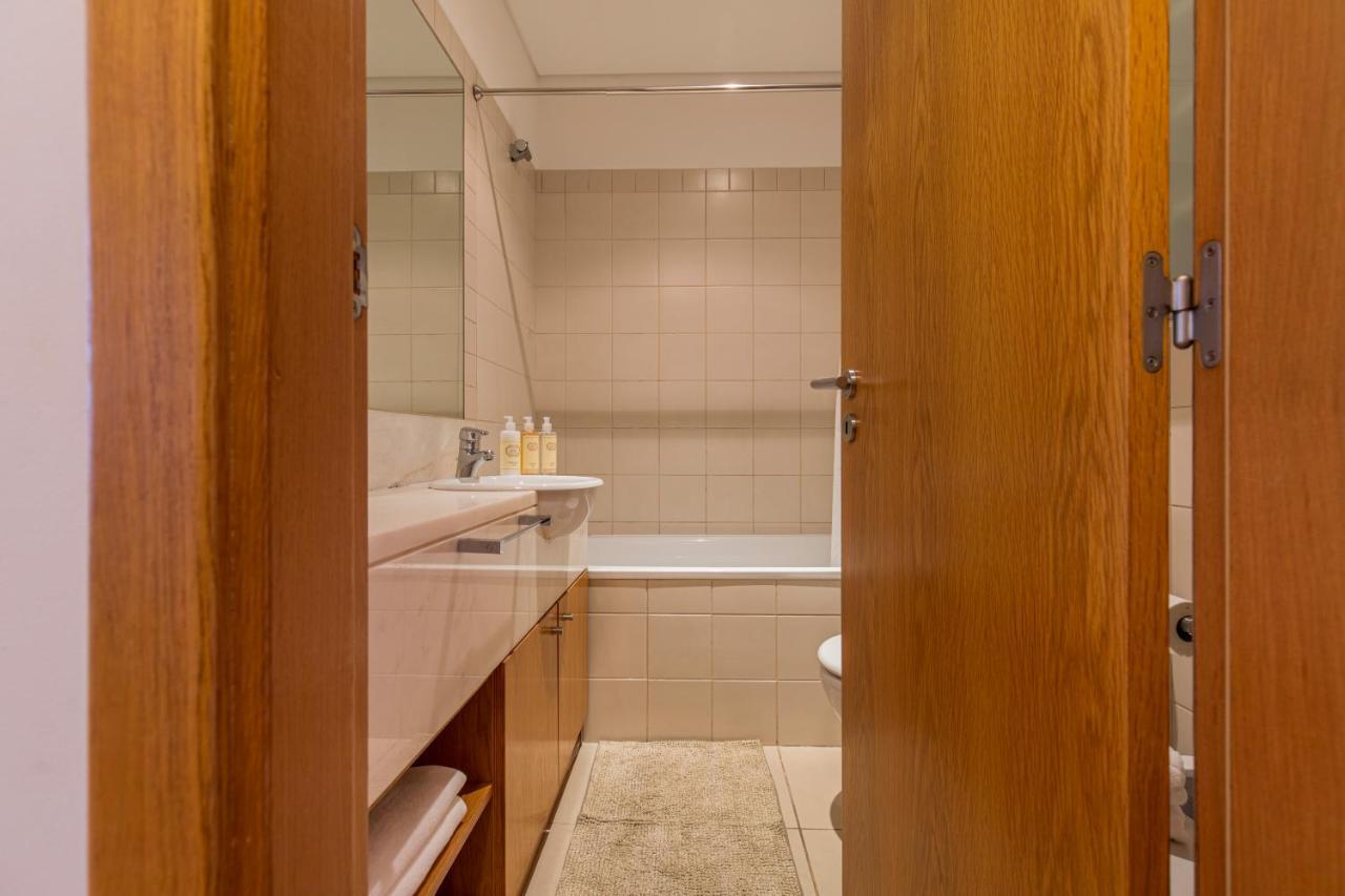 River View Apartment By Lisbon Heart Exterior photo